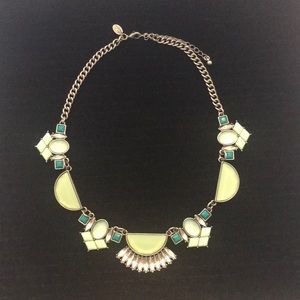 🌻Lia Sophia statement necklace.